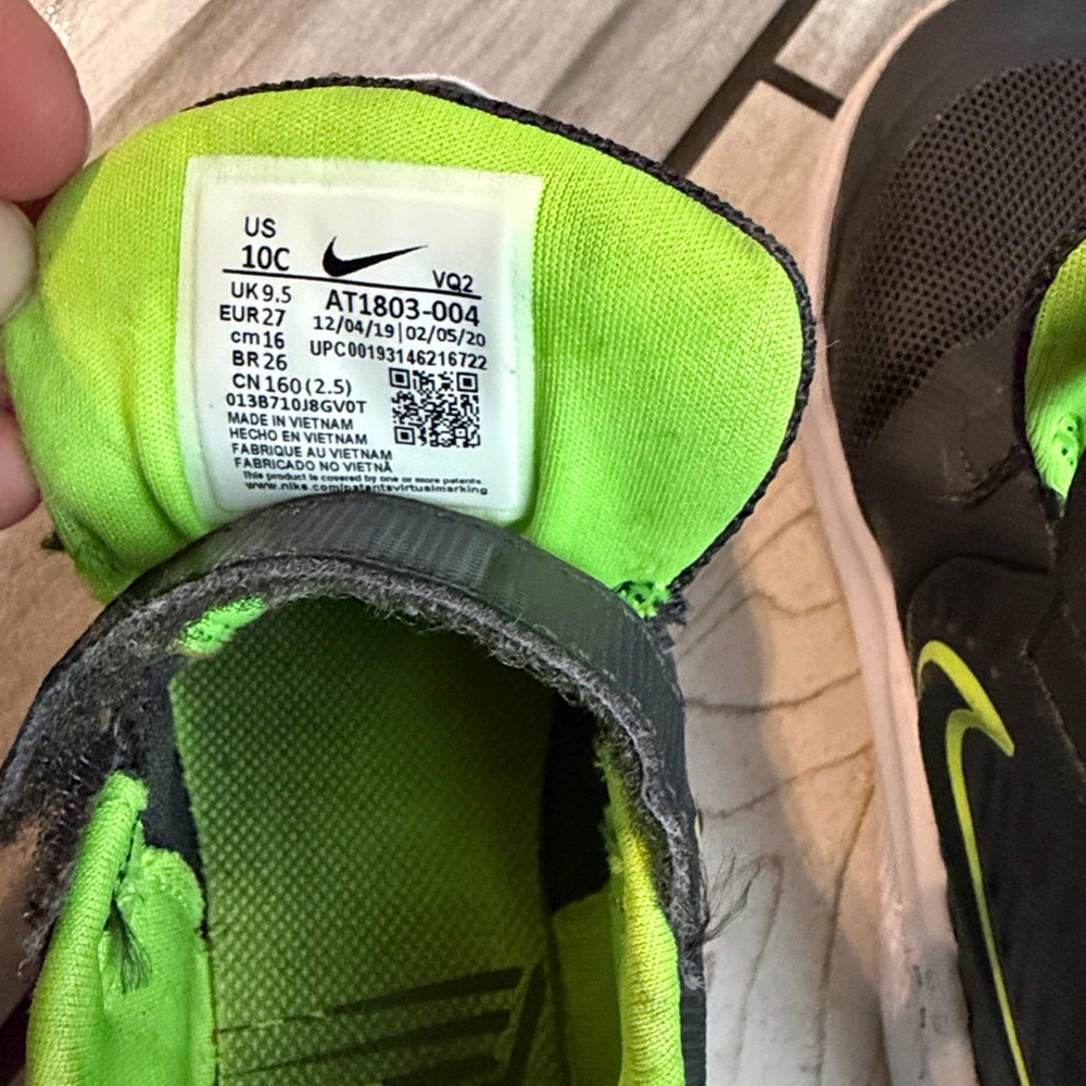 Nike Kids Black and Neon Green Sneakers - Picture 3 of 3